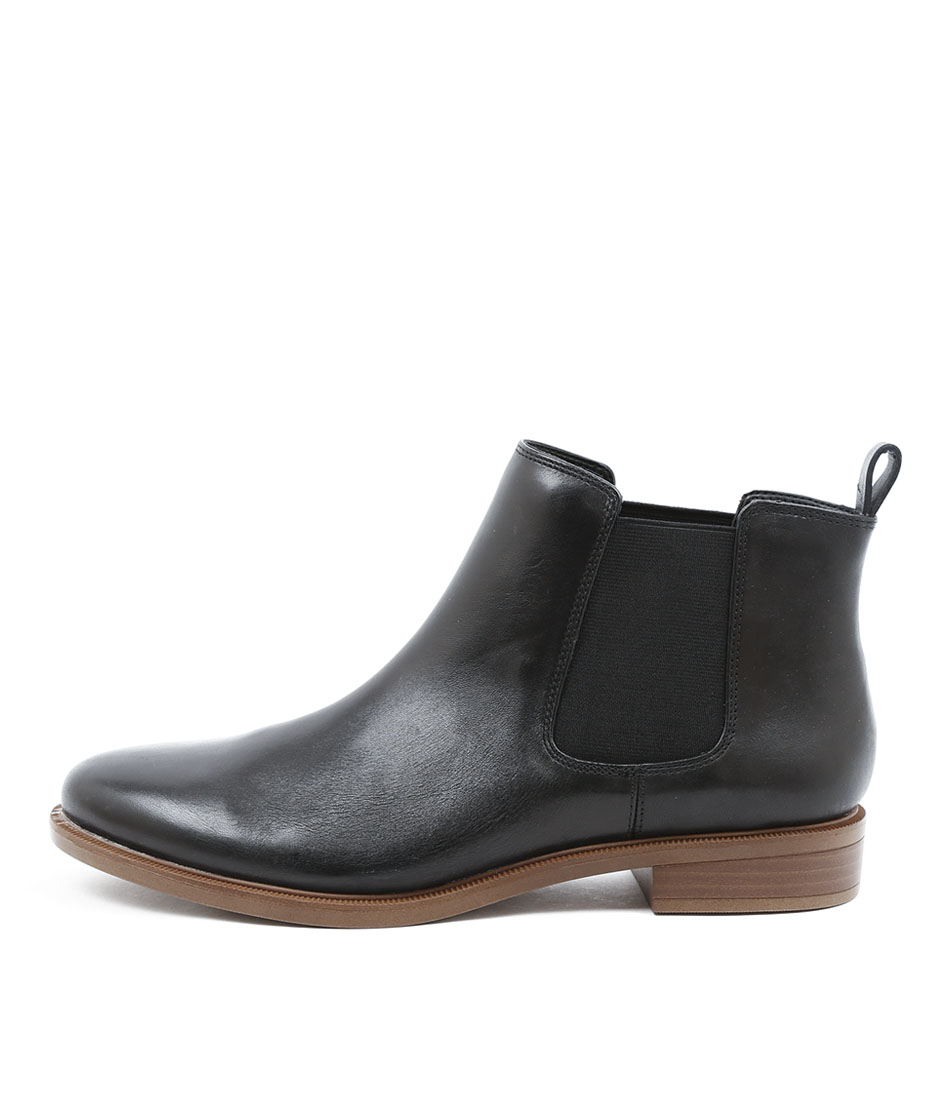 clarks taylor shine black