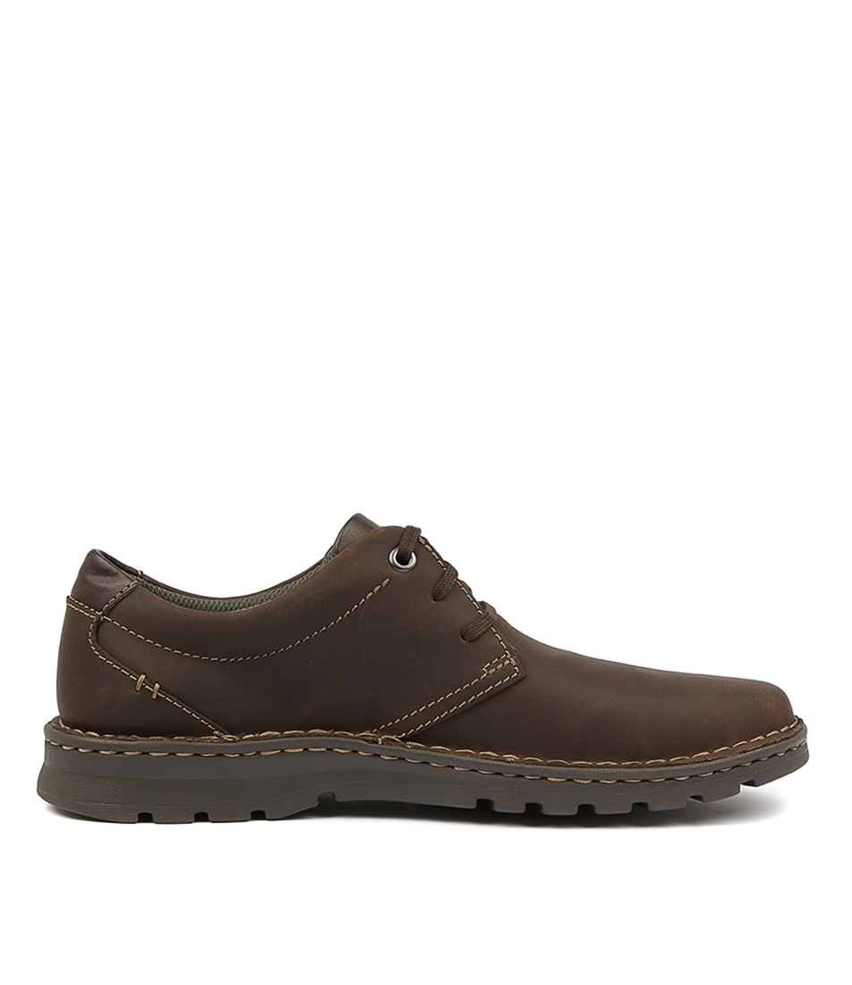 clarks vanek plain brown