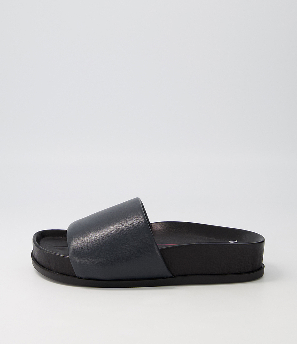 CARLYLE SLIDES IN BLACK GLAZED LEATHER main image 0